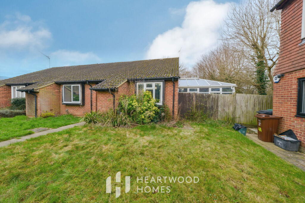 Additional property image - Beverley Gardens, St Albans AL4 9BJ