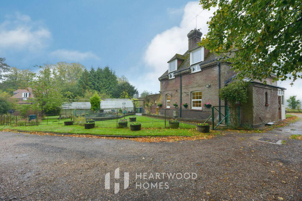 Property image for Gardeners Cottage, Batchwood Hall, St. Albans, AL3 5XA