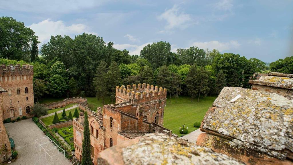 15 bedroom castle for sale in Lombardy, Italy