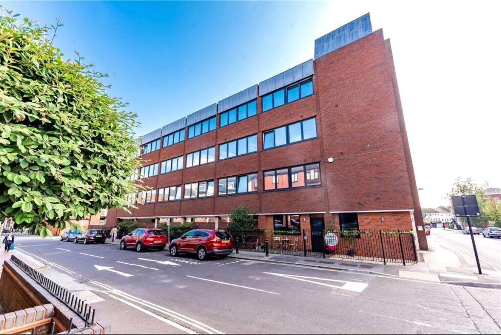 Main image of property: Flat 4, Gordon Place, Birchett Road, Aldershot, Hampshire, GU11 1FB