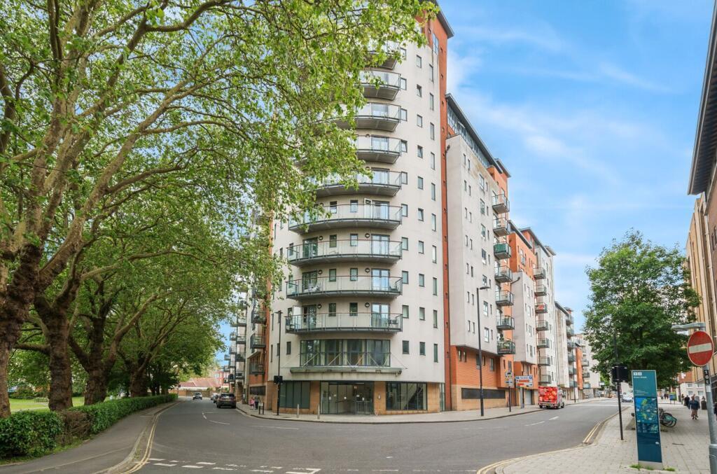 Main image of property: Flat 63, Oceana Boulevard, Briton Street, Southampton, SO14 3HU