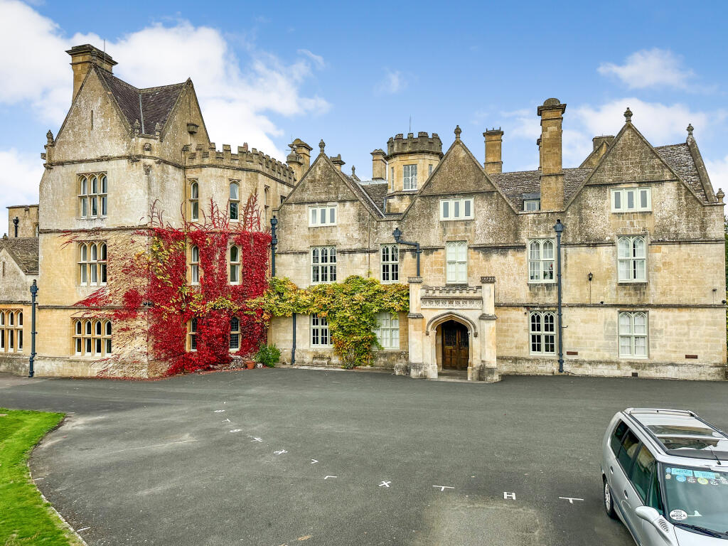Main image of property: Flat 7, Brockhampton Park, Brockhampton, Cheltenham, Gloucestershire, GL54 5SP