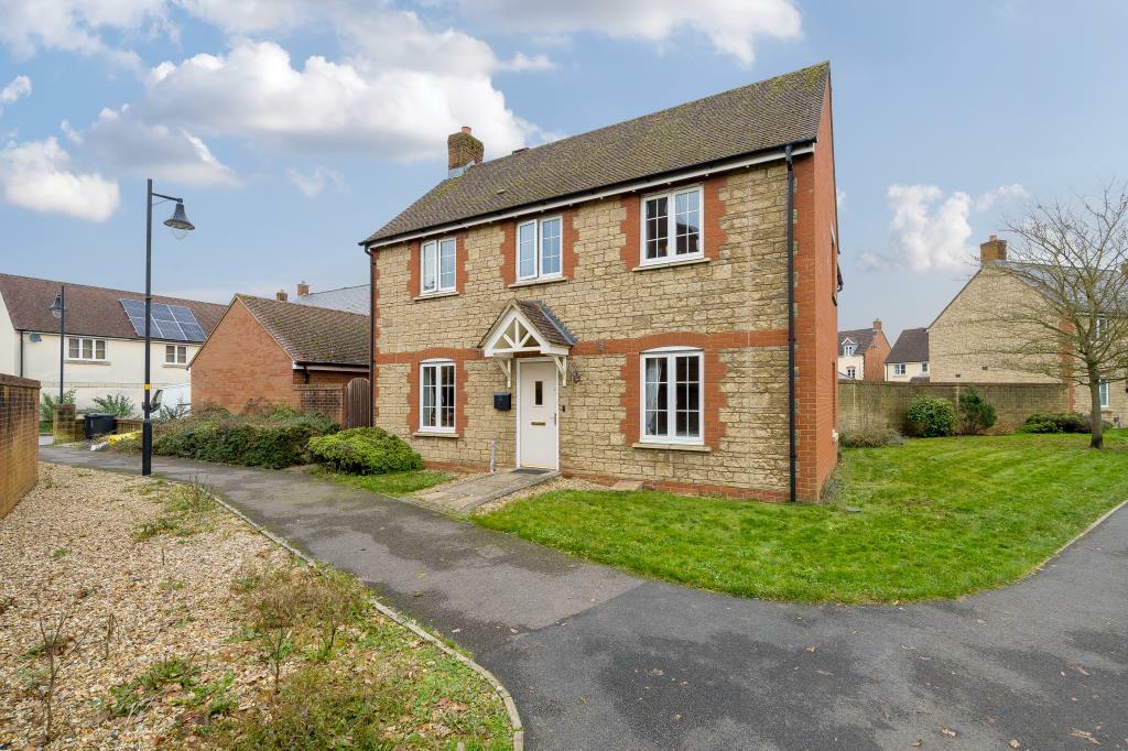 4 bedroom detached house for sale in Swindon, Wiltshire, SN25