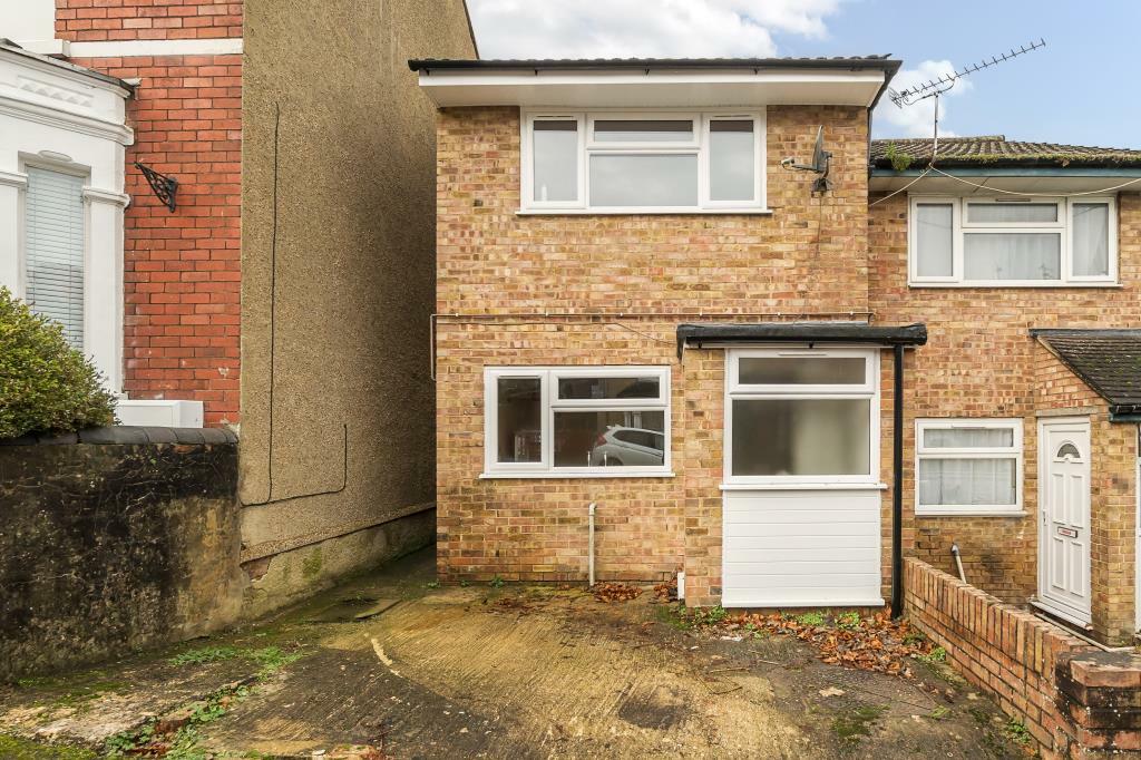 2 bedroom semi-detached house for sale in Swindon, Wiltshire, SN1