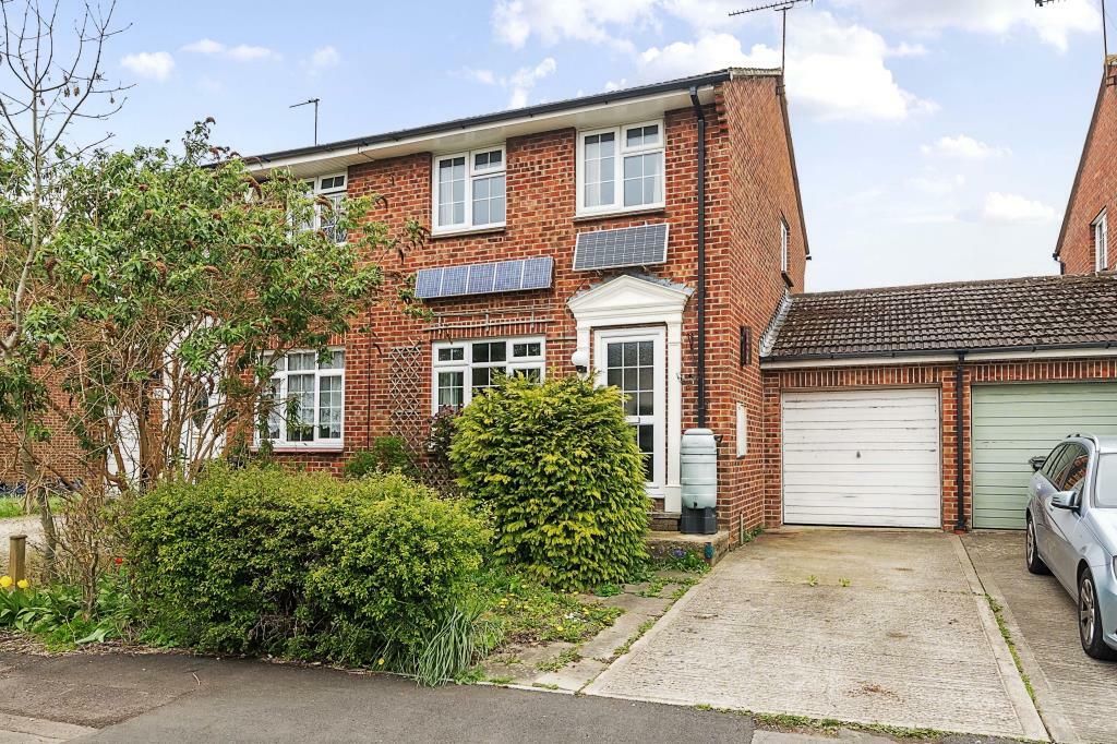 3 bedroom semi-detached house for sale in Swindon, Wiltshire, SN5