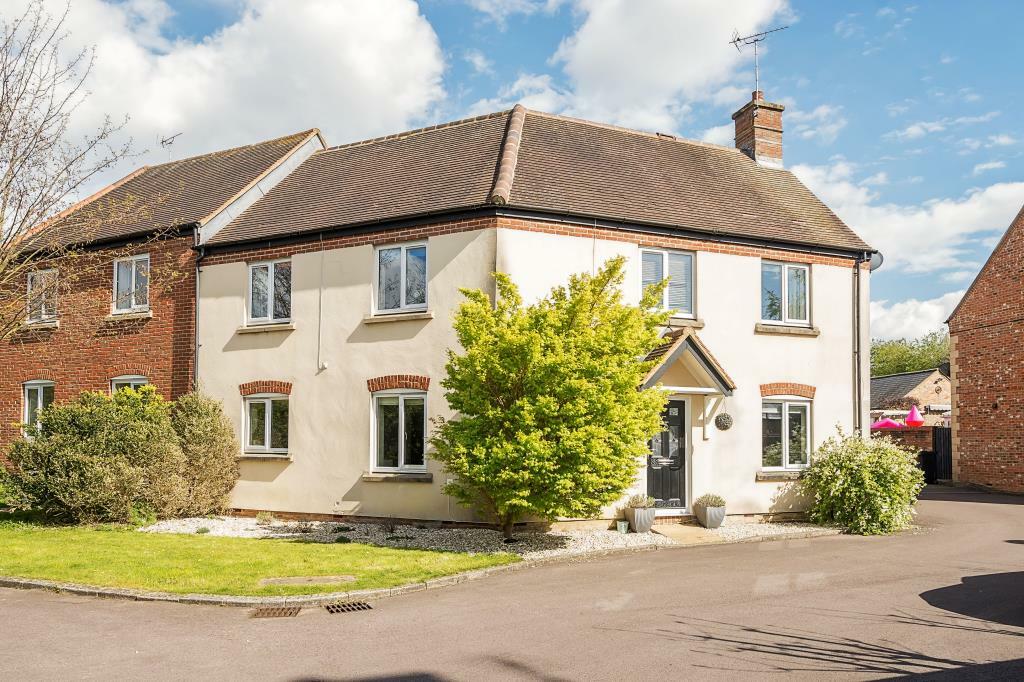 4 bedroom semi-detached house for sale in Swindon, Wiltshire, SN25