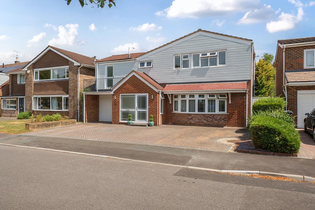 Main image of property: Covingham, Swindon, SN3