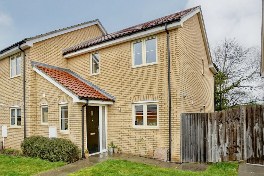 3 bedroom end of terrace house for sale in Dunstall Close, Buckden, PE19
