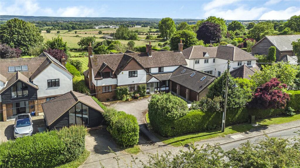 5 bedroom detached house for sale in Chearsley Road, Long Crendon