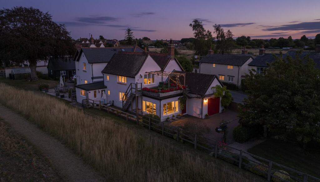 Main image of property: Bridgeway, Cuddington, Aylesbury, Buckinghamshire, HP18