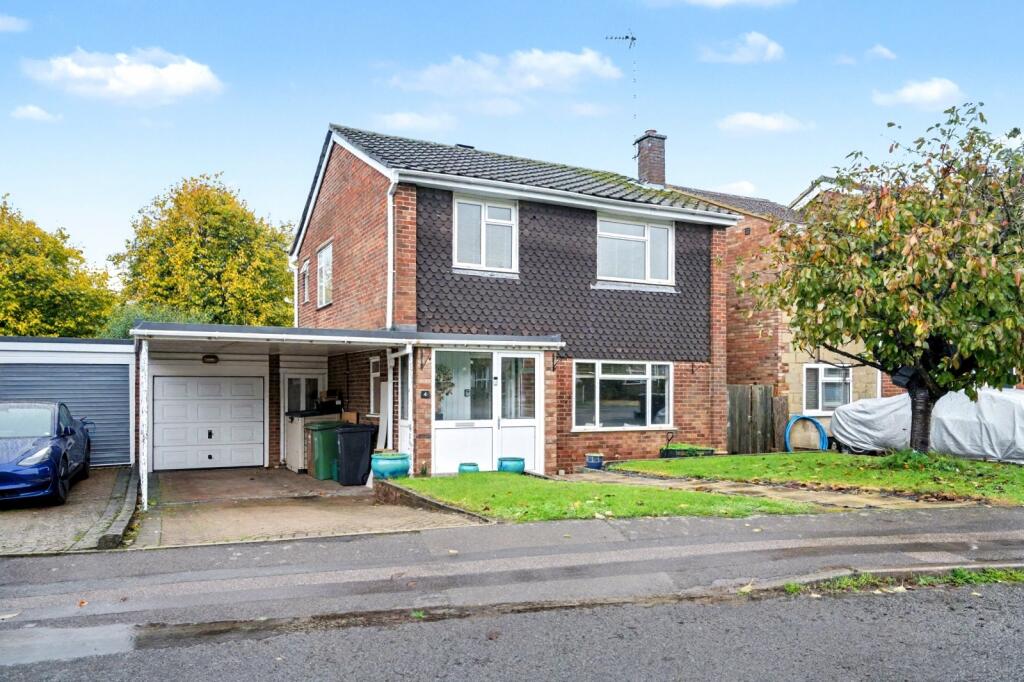 Main image of property: Coombe Hill Crescent, Thame, Oxfordshire, OX9