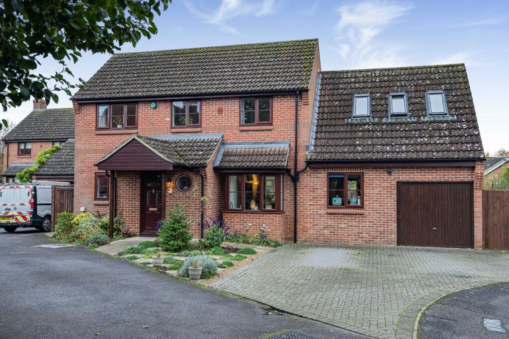 Main image of property: Hunt Road, Thame, Oxfordshire, OX9