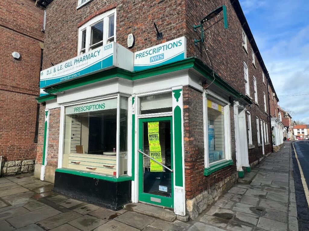 High street retail property to lease in Kirkgate, Tadcaster, North Yorkshire, North Yorkshire