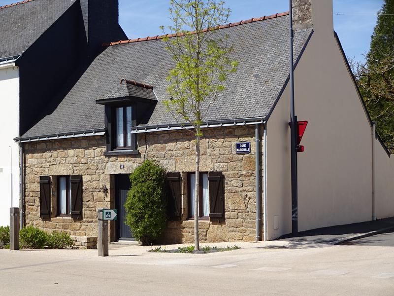 2 bedroom house for sale in Brittany, Morbihan, Lignol, France