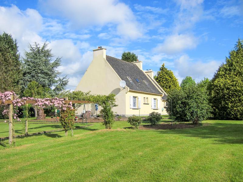 6 bedroom house for sale in Brittany, Finistère, Berrien, France