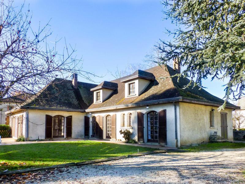 7 bedroom house for sale in Limousin, HauteVienne, Châlus, France