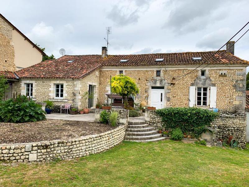 4 bedroom house for sale in Poitoucharentes, Charente, Nonac, France