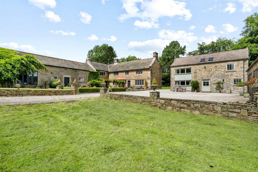 5 bedroom detached house for sale in Lydgate Farm, Holmesfield, S18 7WB