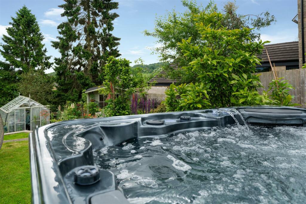 Additional property image - Baslow Cottage, Aston Lane, Oker, DE4 2JP