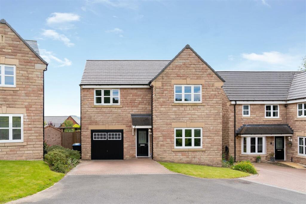 4 bedroom detached house for sale in 7 Garton Mill Drive, Matlock, DE4