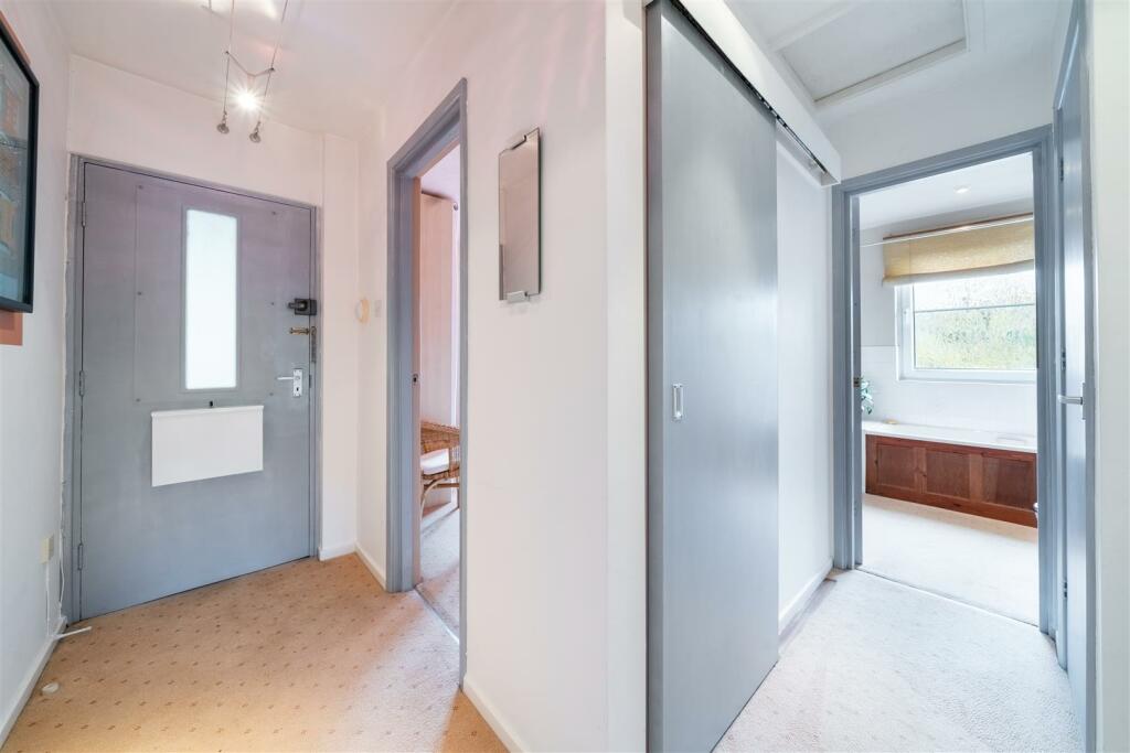 Additional property image - 10 Bank Gardens, Matlock, DE4 3WA