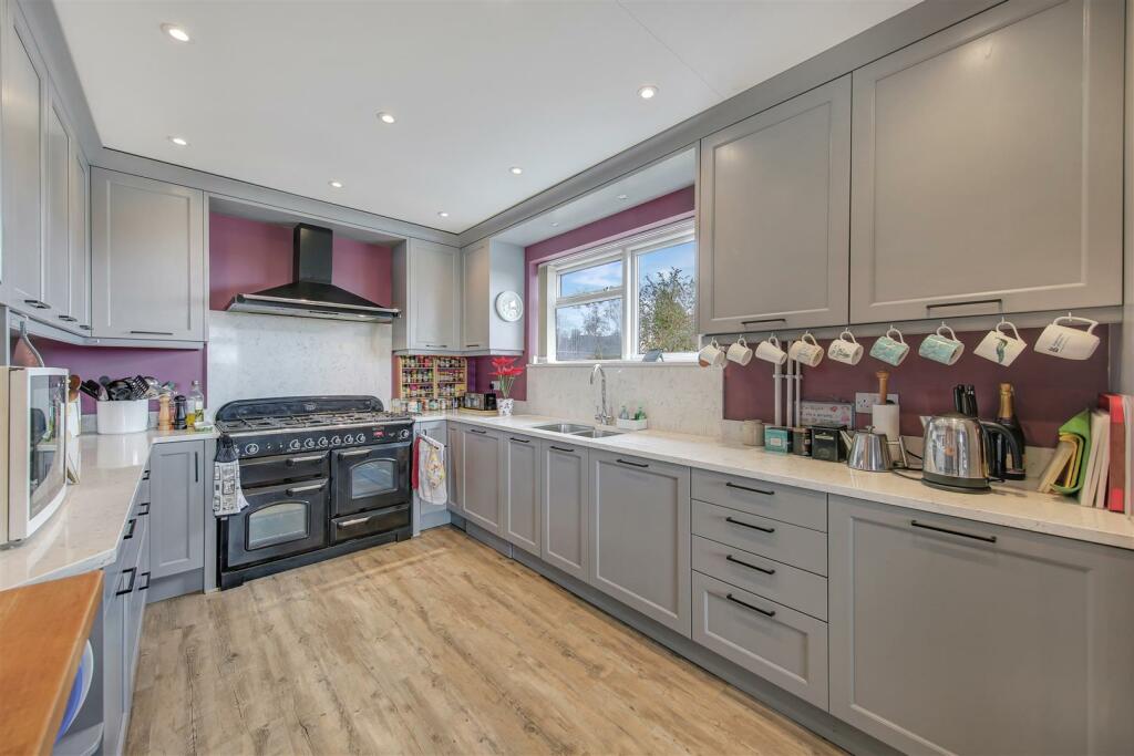 Additional property image - Cavendish Road, Matlock, DE4 3HD