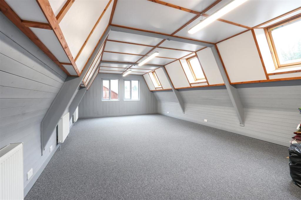 Additional property image - Holt Lane