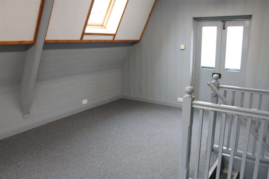 Additional property image - Holt Lane