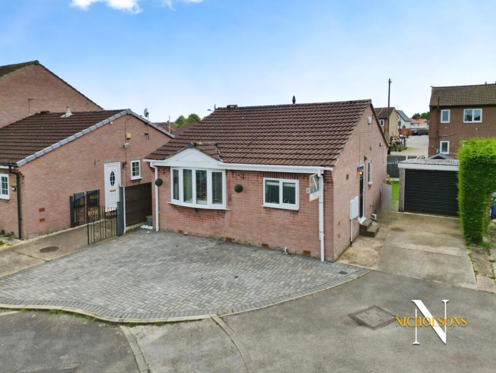 2 bedroom detached bungalow for sale in Broadwater Drive, Dunscroft