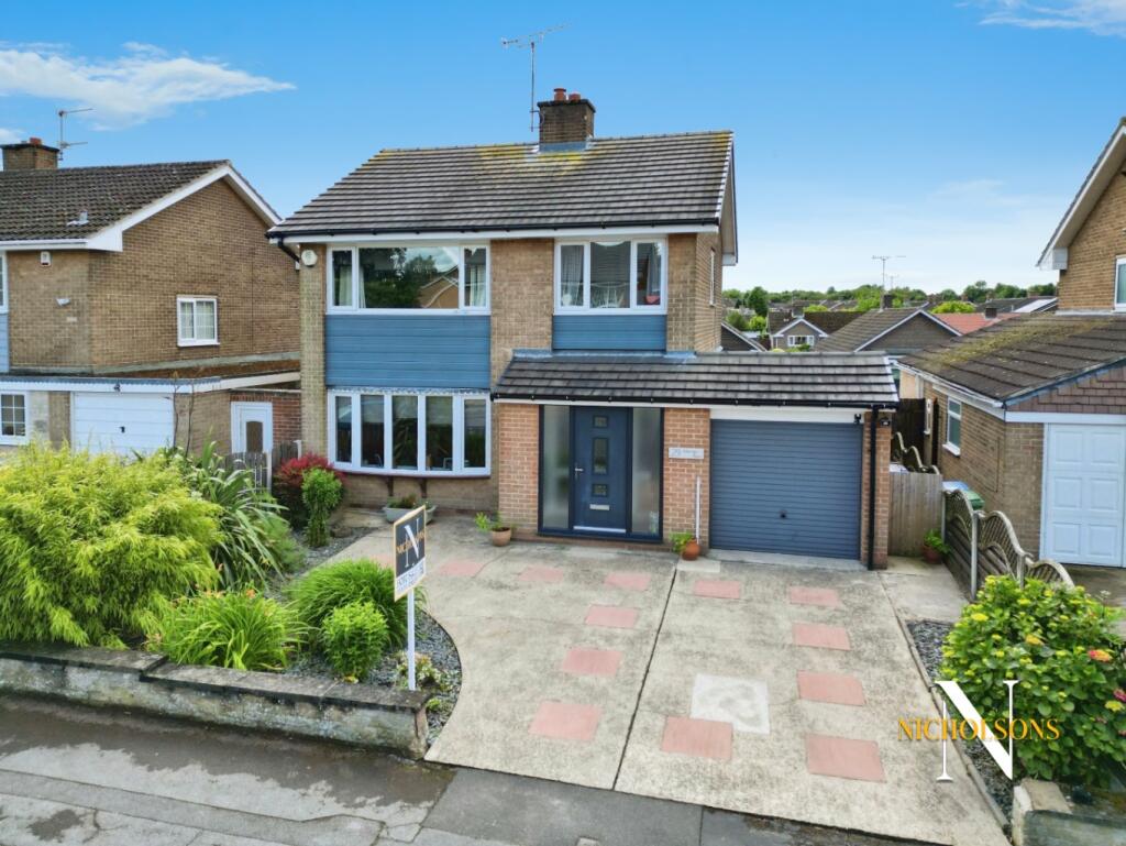 3 bedroom detached house for sale in Alderson Road, Worksop