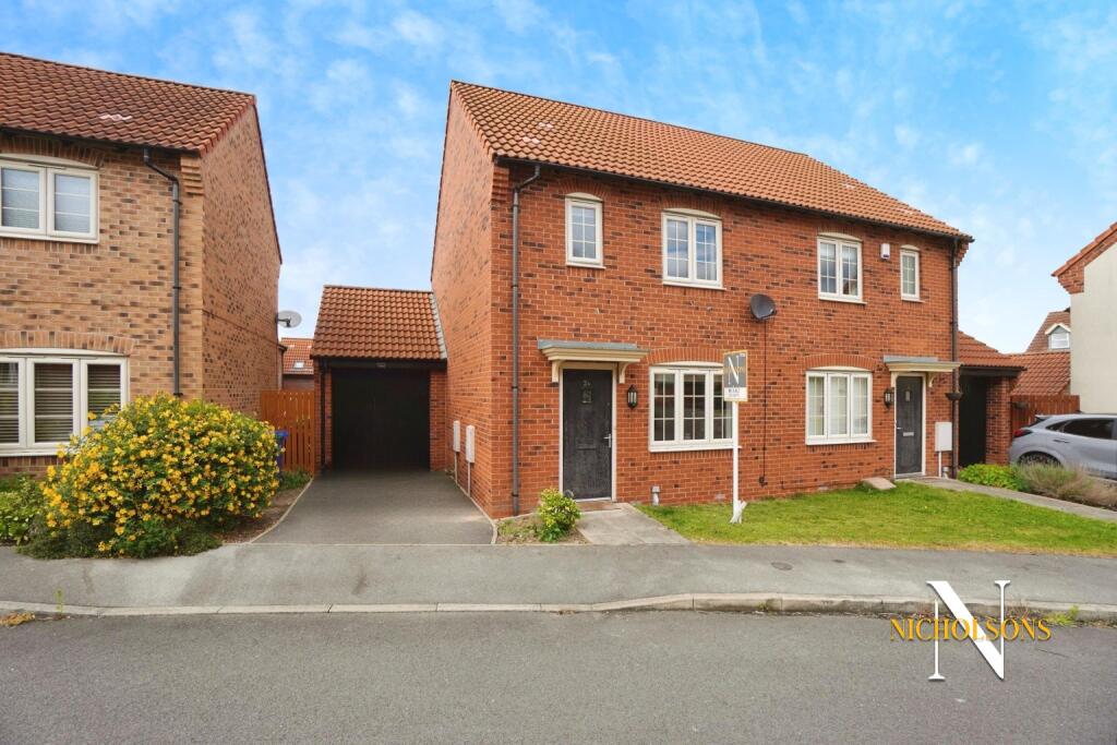 3 bedroom semidetached house for sale in Baker Avenue, Gringley on the