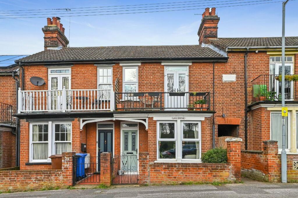 3 bedroom terraced house for sale in Kings Avenue, Ipswich, IP4