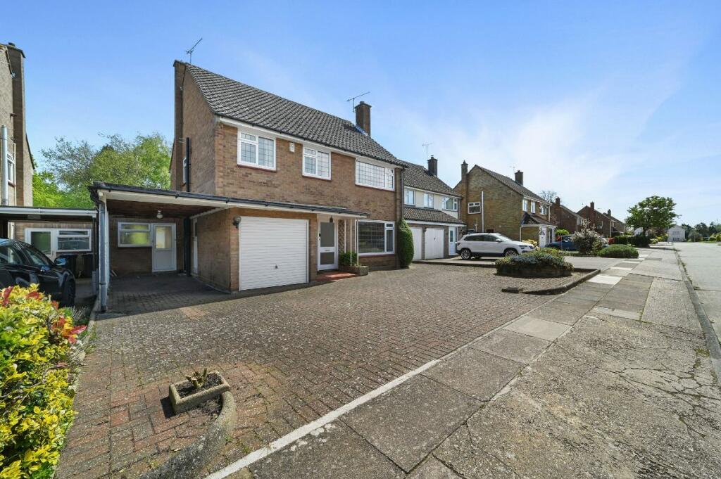 4 bedroom detached house for sale in Salehurst Road, Ipswich, IP3