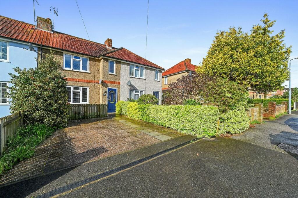 2 bedroom terraced house for sale in Edwin Avenue, Woodbridge, IP12