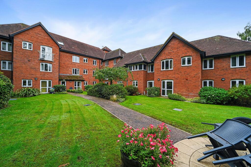 Main image of property: Flat 48, Holme Oaks Court, 50 Cliff Lane, Ipswich Suffolk IP3 0PE