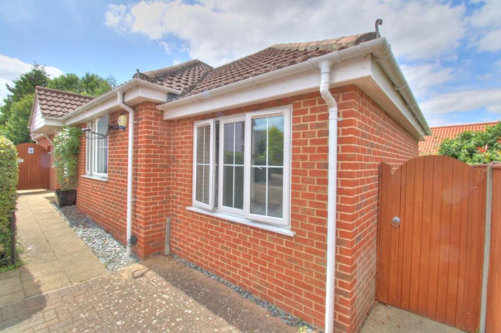 3 bedroom bungalow for sale in The Paddocks, Tuddenham, Ipswich, IP6