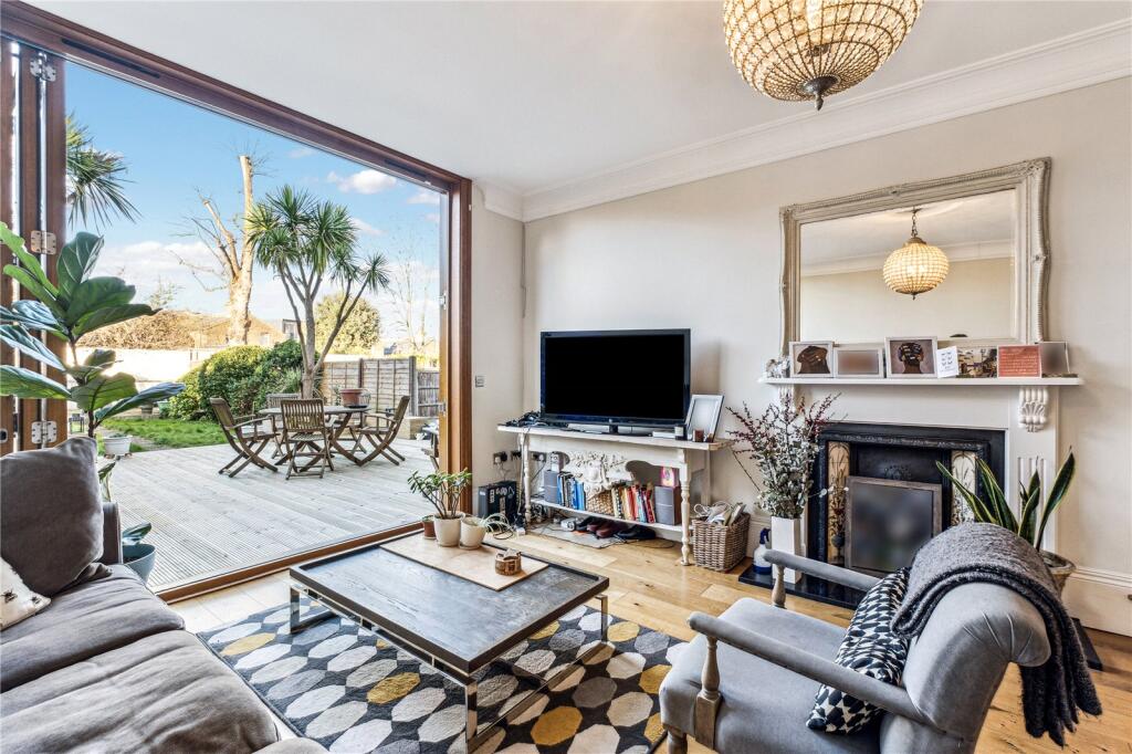 Main image of property: Fontenoy Road, SW12