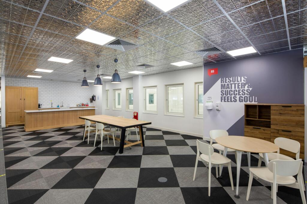 161 Marsh Wall 60.jpg