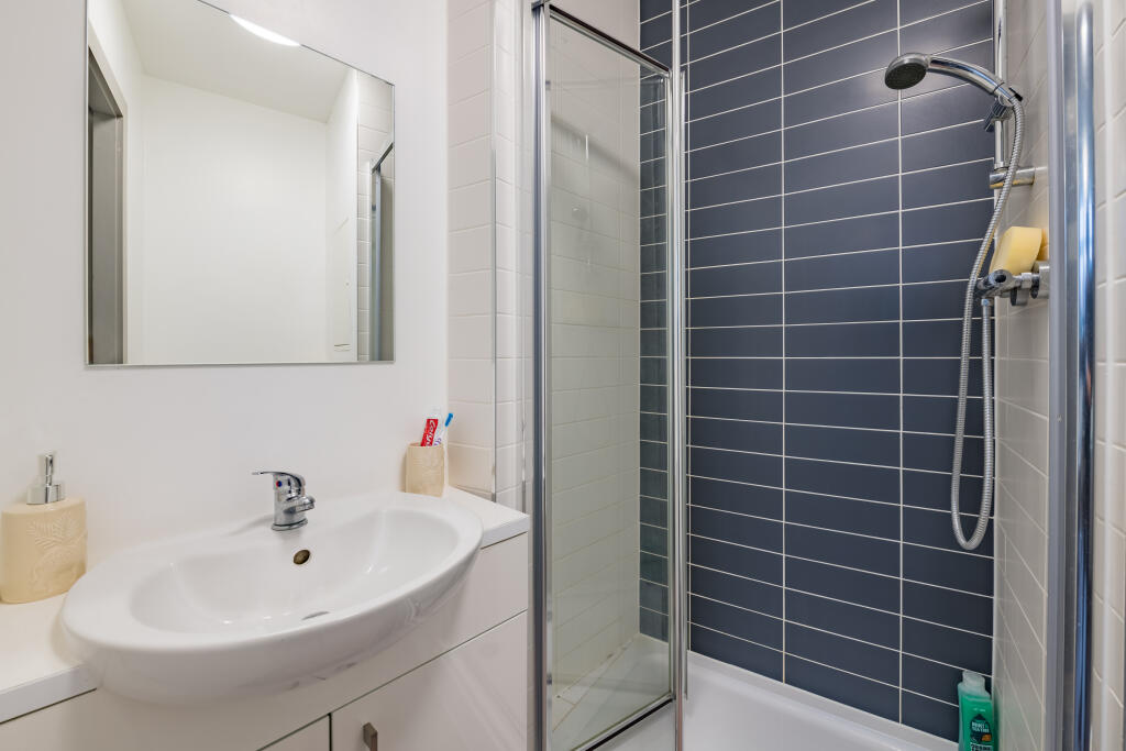 Main image of property: The Student Hideout (2 bed flat), Market Square, City Centre, NG1 