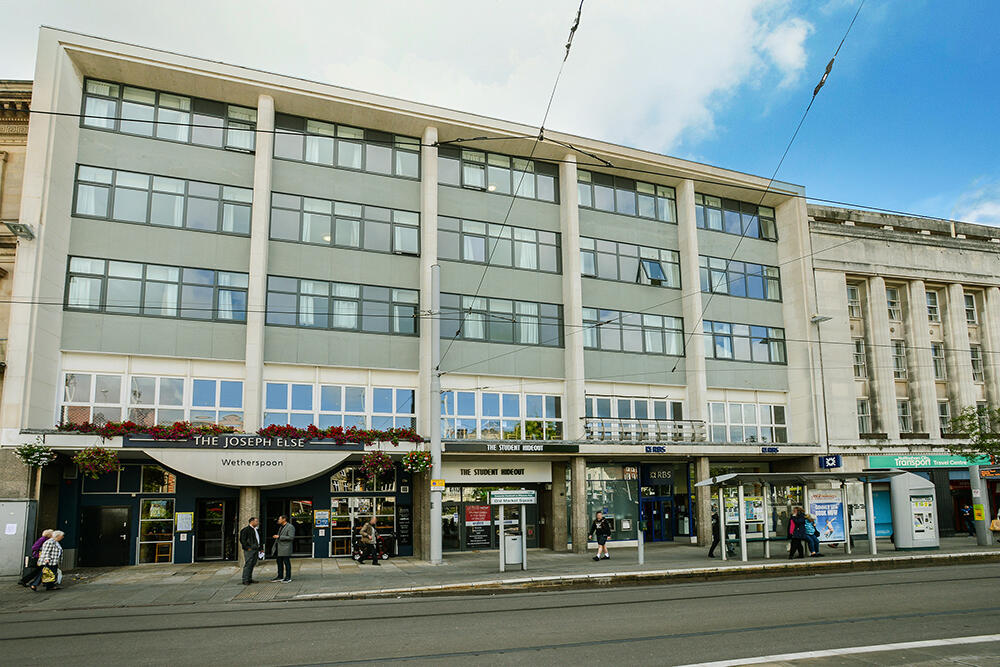 Main image of property: The Student Hideout (6 Bed Shared Flat), Market Square, City Centre, NG1 