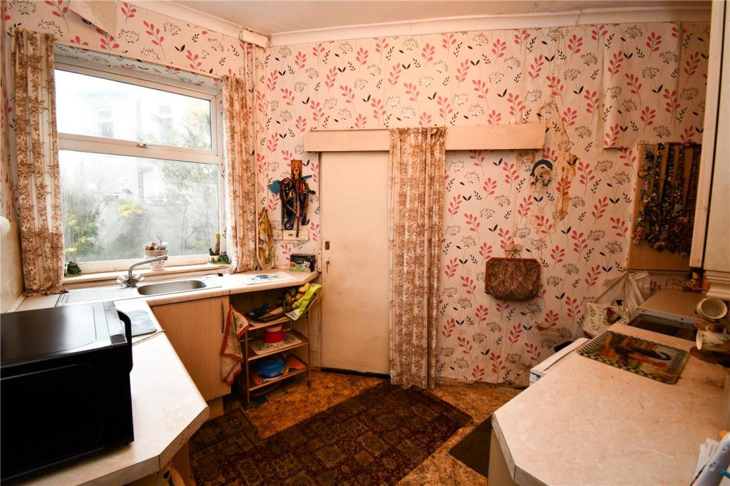 5 bedroom semidetached house for sale in Serpentine Road, Wallasey