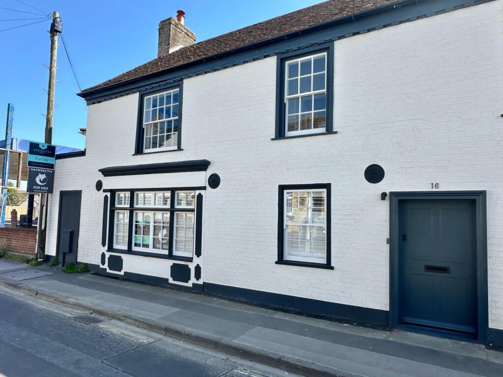 Main image of property: 16 Keyhaven Road, Milford on Sea, Lymington, Hampshire, SO41