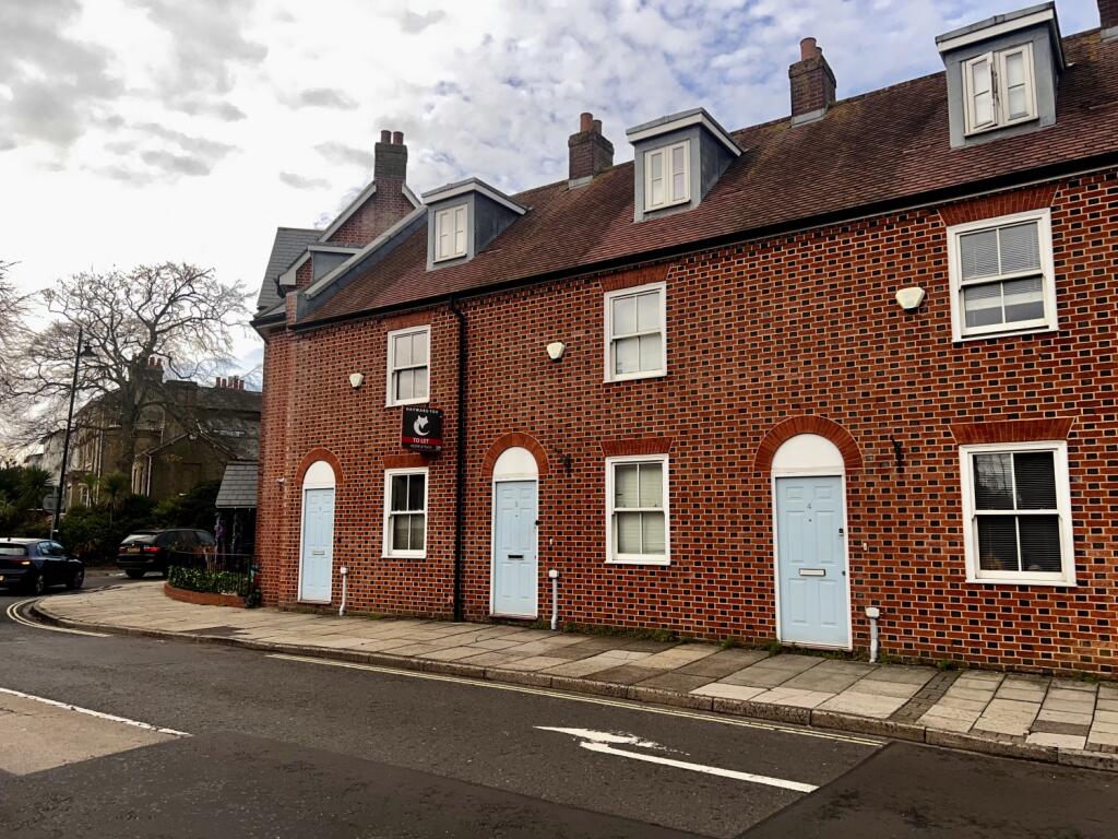 Main image of property: Reedley Mews Priestlands Place, Lymington, Hampshire, SO41