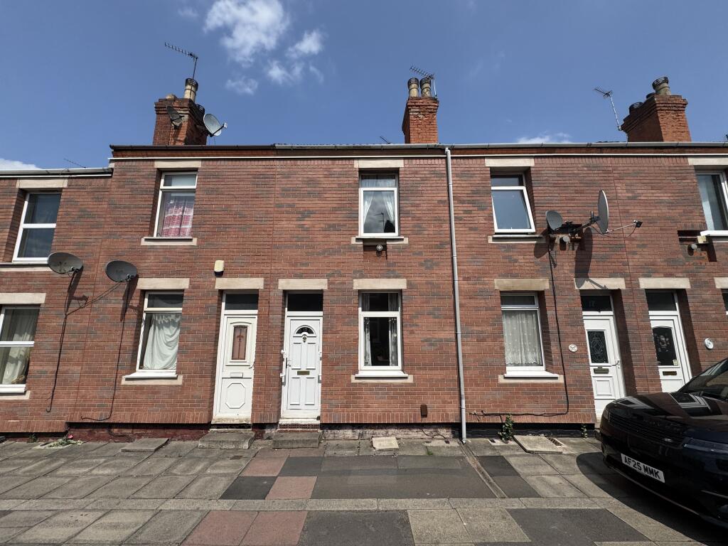Main image of property: 15 Lindum Street, Doncaster, South Yorkshire DN4 0ED