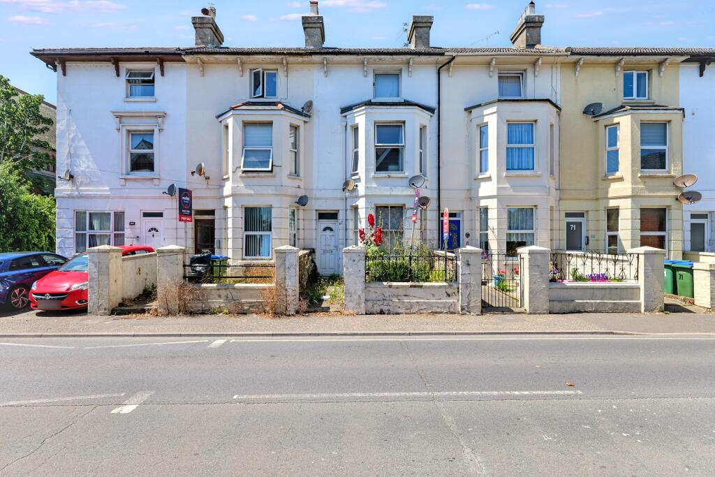 Main image of property: 67a Arundel Road, Littlehampton BN17 7DE