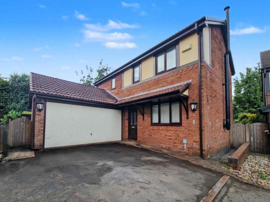 Main image of property: Carlisle Close, Whitefield, M45