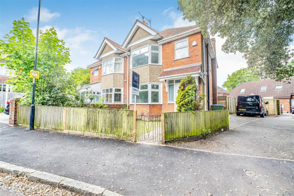 3 bedroom semidetached house for sale in Willis Road, Swaythling
