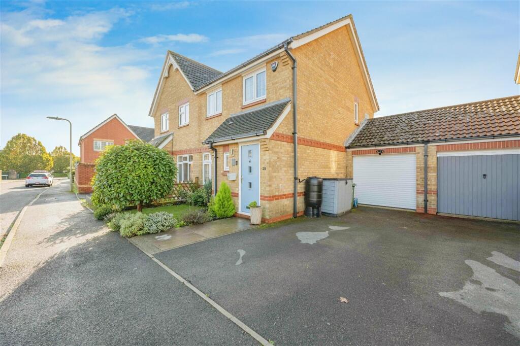 3 bedroom semidetached house for sale in Terrier Close, Hedge End