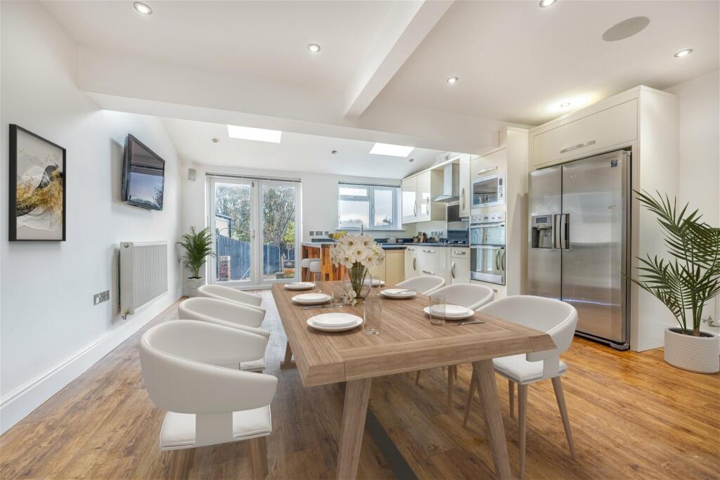 5 bedroom semidetached house for sale in Middle Road, Southampton