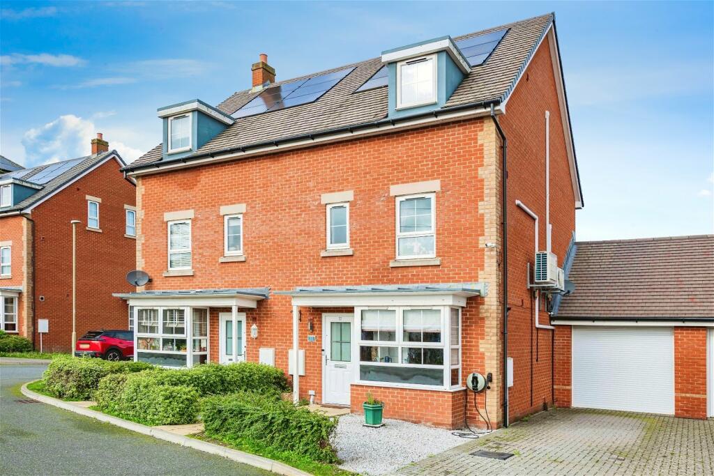 4 bedroom semi-detached house for sale in Bamber Close, West End, Southampton, SO30